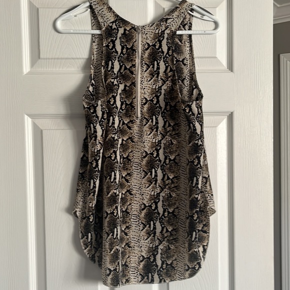 Women’s snakeskin print sleeveless blouse - Picture 5 of 7
